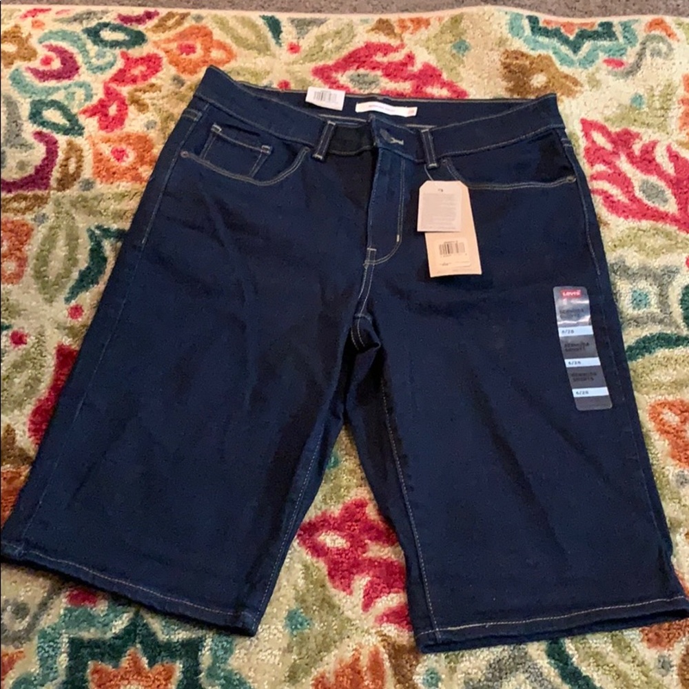 NWT Levi’s Bermuda Shorts 28 6 Dark Wash Stretch